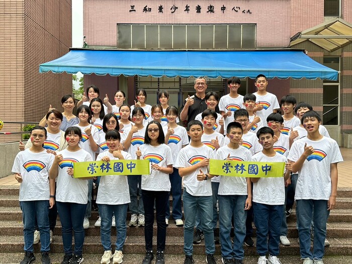 八年四班 參加英語演唱競賽 賽後合影