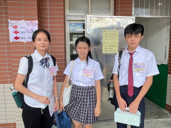 嘉卿老師與參與學生合影