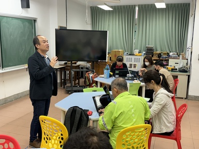 20241023施信源老師蒞校AI分享會圖片(另開新視窗)